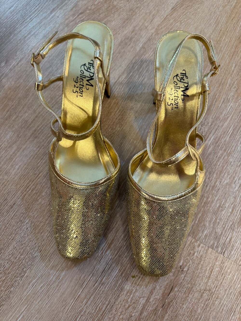 Gold Metallic Heels w/ Sculptural Heel – Size 8.5 – Statement Shoes